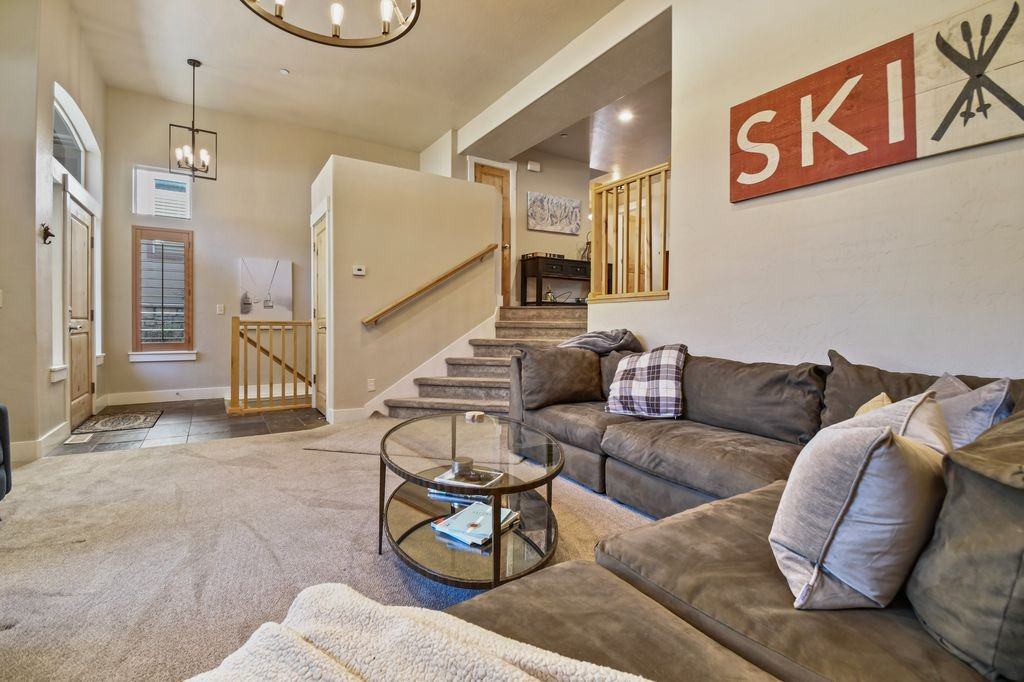 5650 Oslo Ln #5650 - Photo 4 of 23