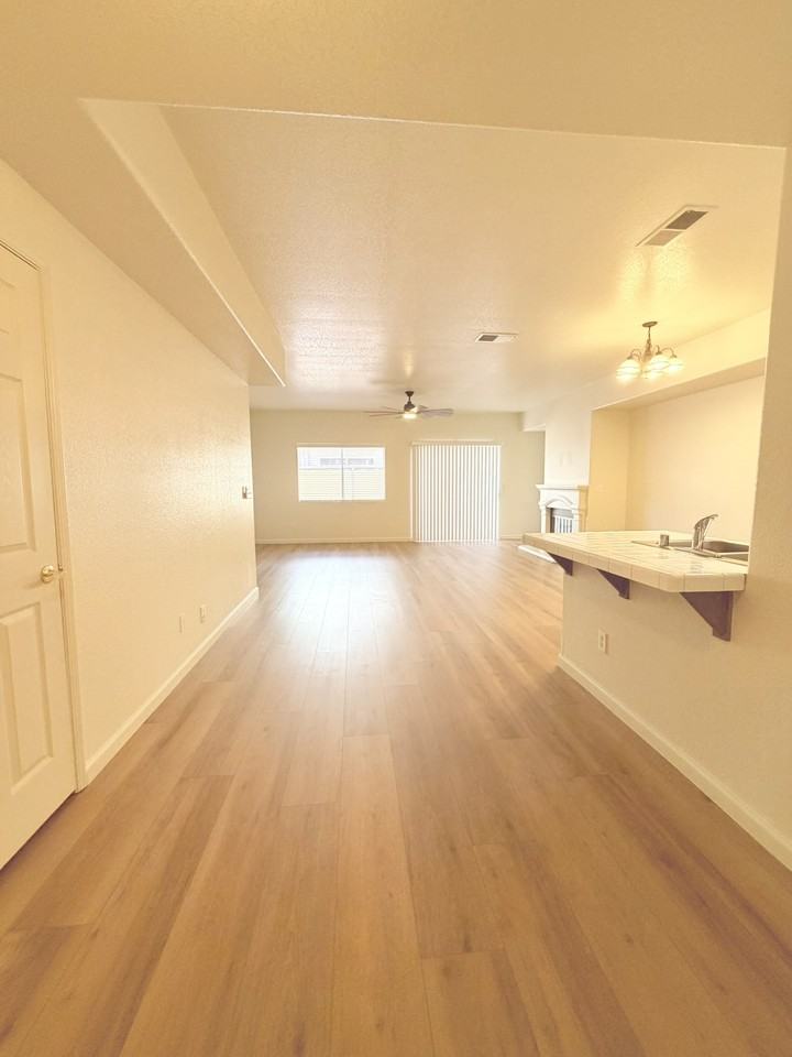 1271 W Spruce Ave #1271 - Photo 4 of 15