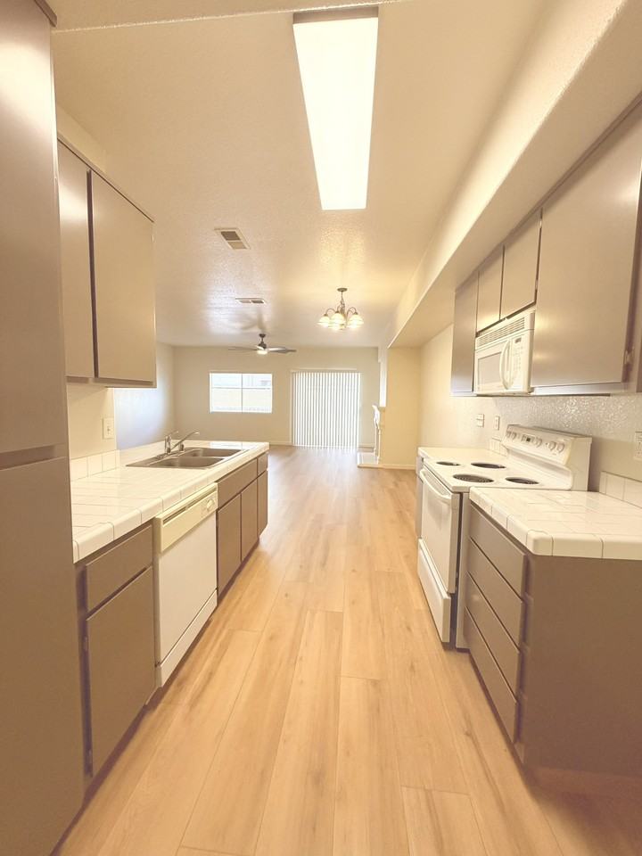 1271 W Spruce Ave #1271 - Photo 6 of 15