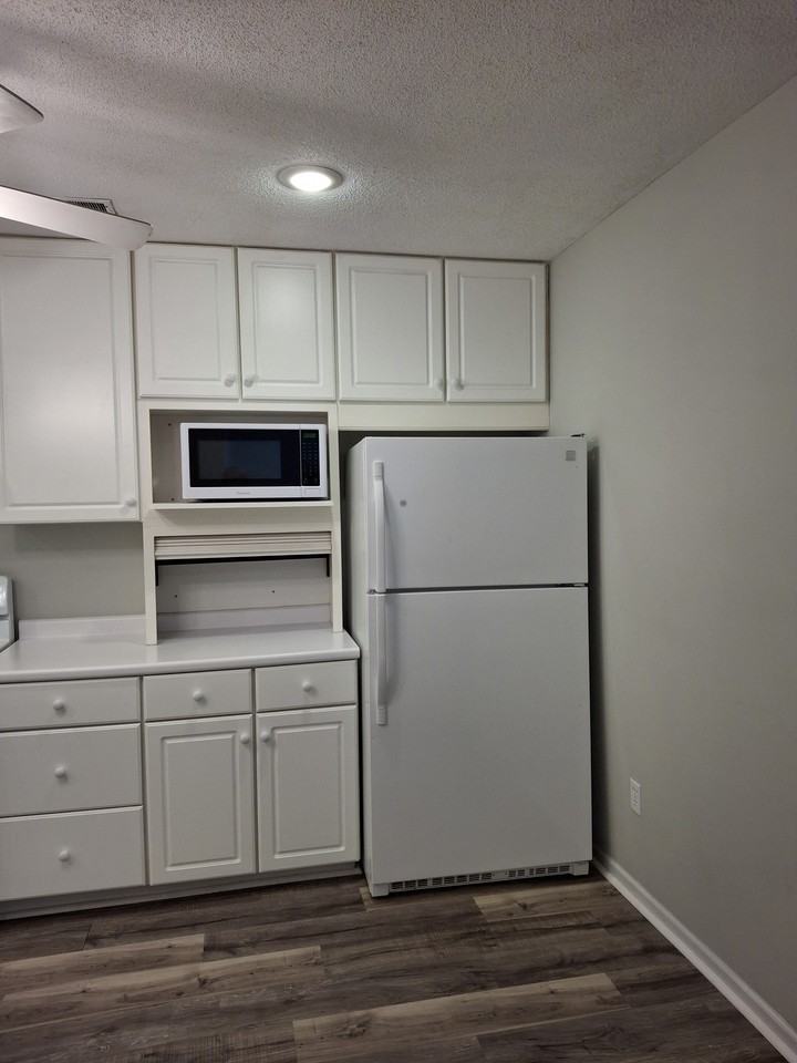 4995 Wilcox St - Photo 3 of 18