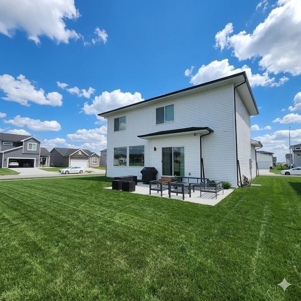603 Ne Pearl Dr #NA - Photo 2 of 15