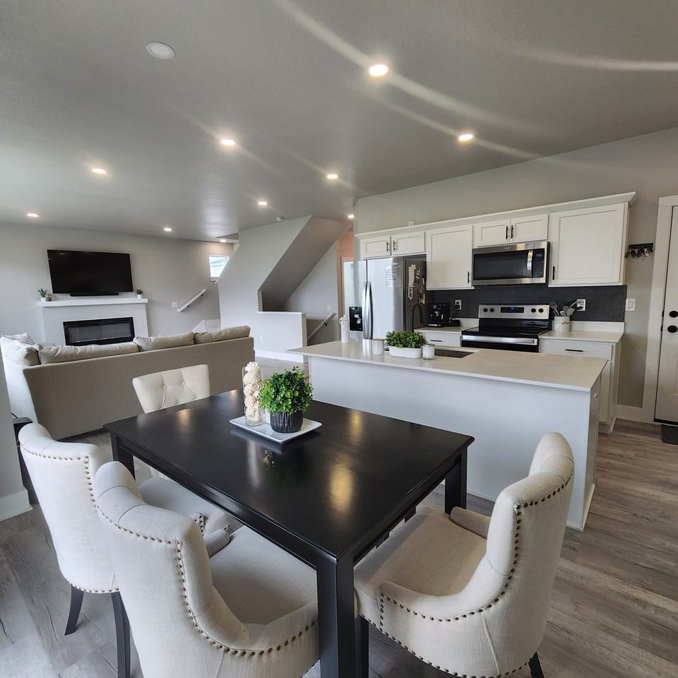 603 Ne Pearl Dr #NA - Photo 3 of 15
