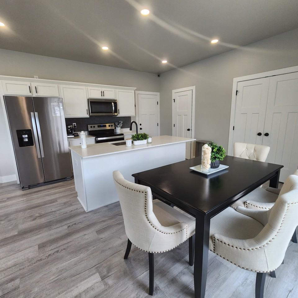 603 Ne Pearl Dr #NA - Photo 4 of 15