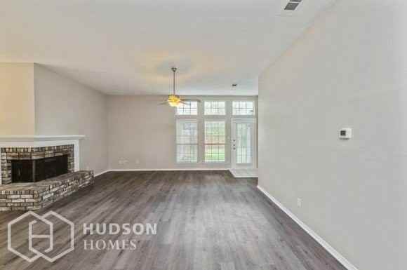 4136 Clary Dr - Photo 2 of 22