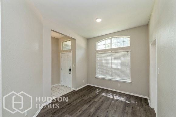 4136 Clary Dr - Photo 4 of 22