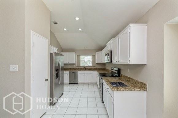 4136 Clary Dr - Photo 7 of 22