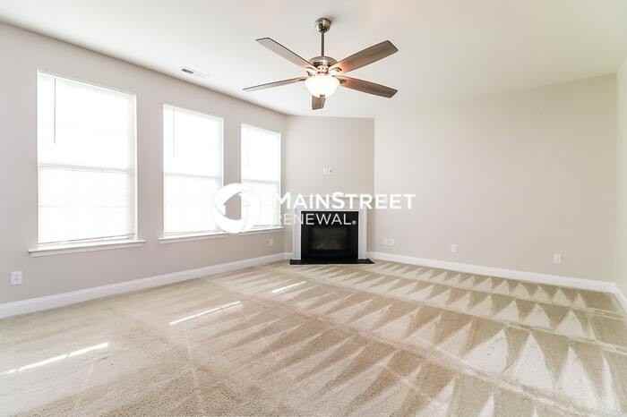 142 Needham Ln - Photo 3 of 17
