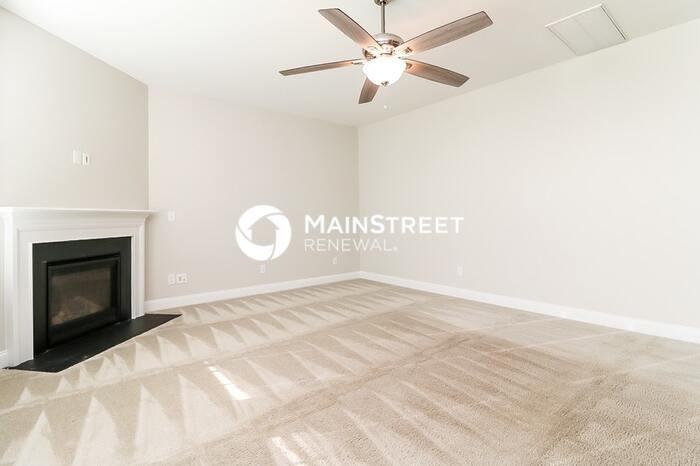 142 Needham Ln - Photo 4 of 17