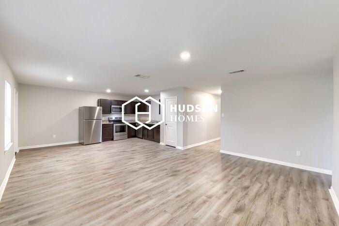 9943 Valley Wind Dr - Photo 3 of 14