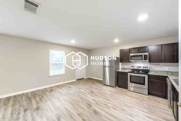 9943 Valley Wind Dr - Photo 4 of 14