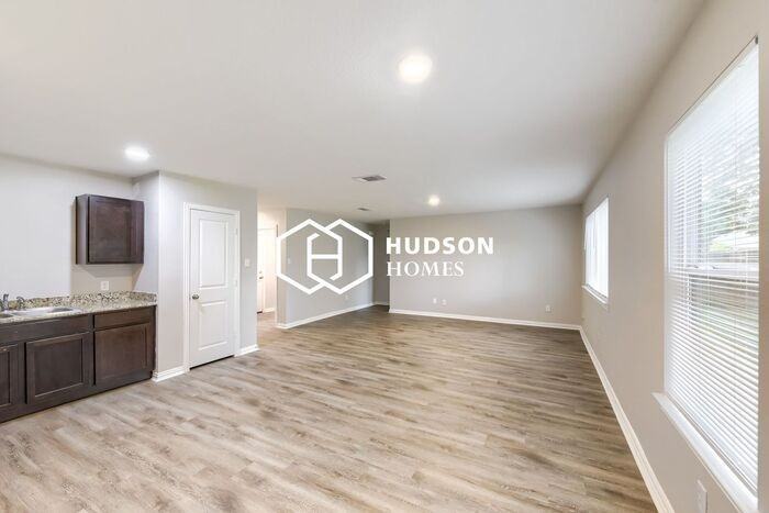 9943 Valley Wind Dr - Photo 6 of 14