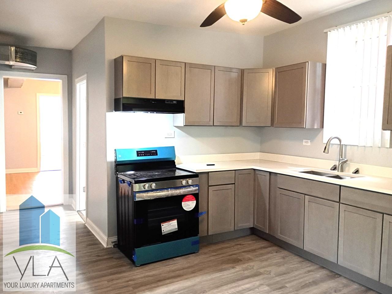 5626 South Marshfield Avenue #2 - Photo 3 of 12