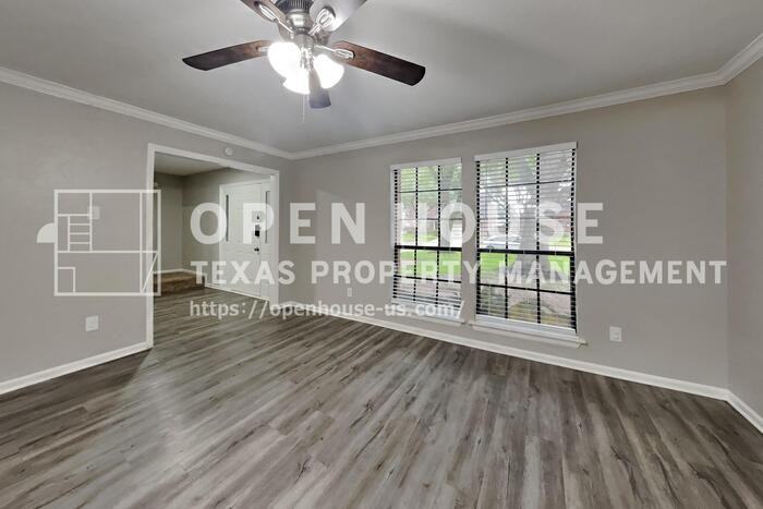 3323 Colonel Court Dr - Photo 4 of 22