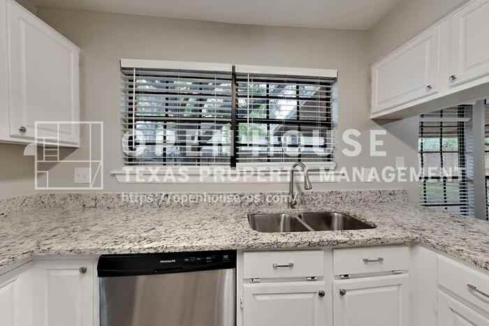 3323 Colonel Court Dr - Photo 7 of 22