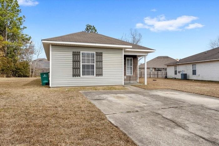 5467 Quail Creek Cir - Photo 2 of 35