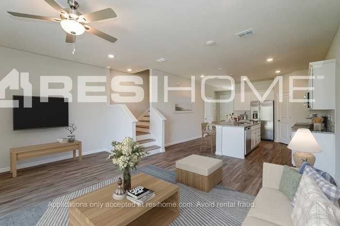 28358 Wave Crest Pl - Photo 3 of 18