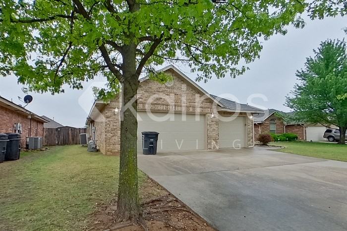 529 Loyd Ln - Photo 2 of 31