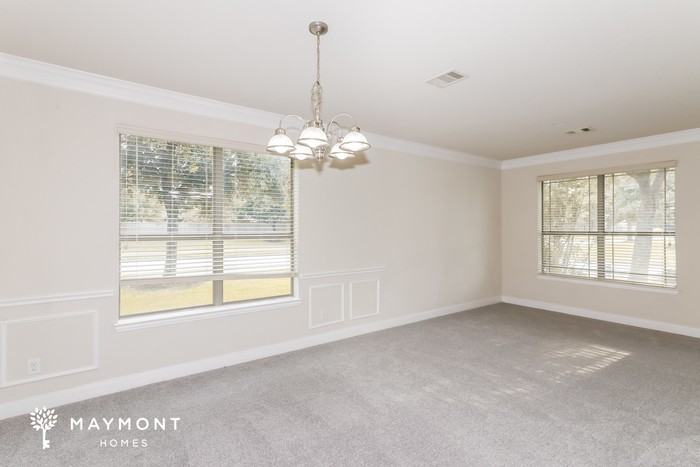 26049 Kingshill Dr - Photo 6 of 13