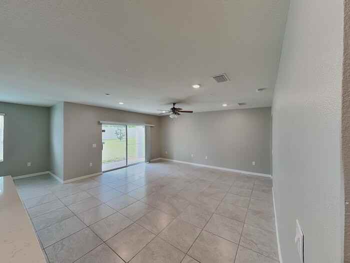 837 Rivers Crossing St - Photo 7 of 33