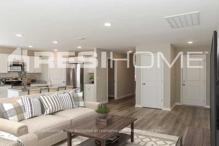 104 London Calvin Way - Photo 3 of 16