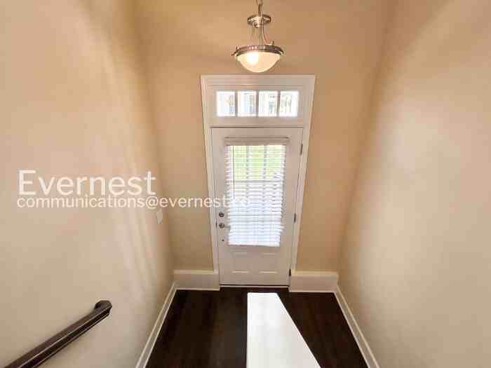351 Kara Ln - Photo 4 of 33