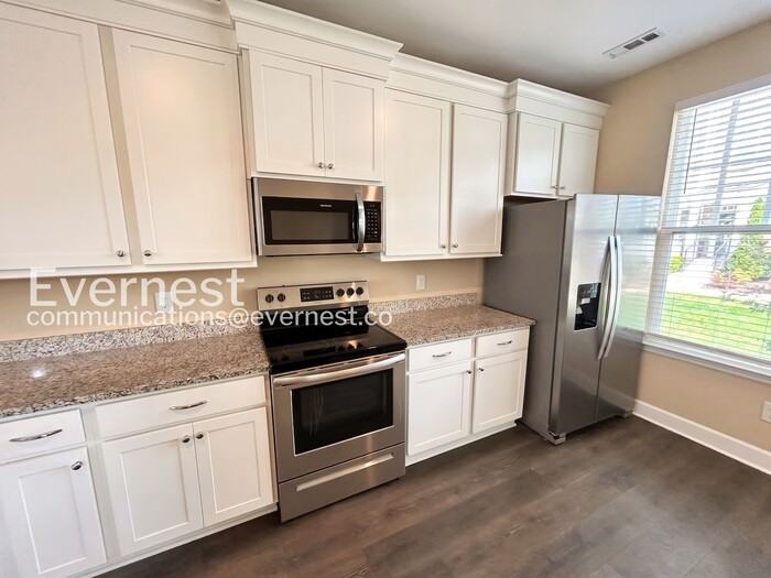 351 Kara Ln - Photo 6 of 33