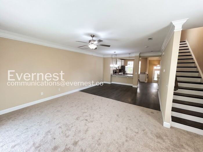 351 Kara Ln - Photo 7 of 33