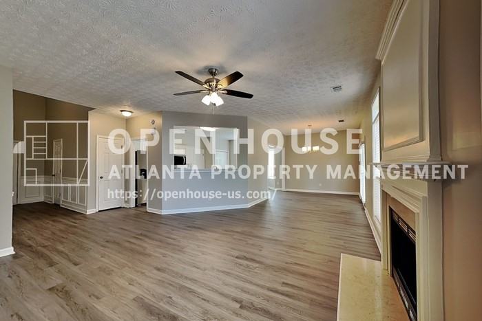 263 Colony Center Dr - Photo 4 of 20