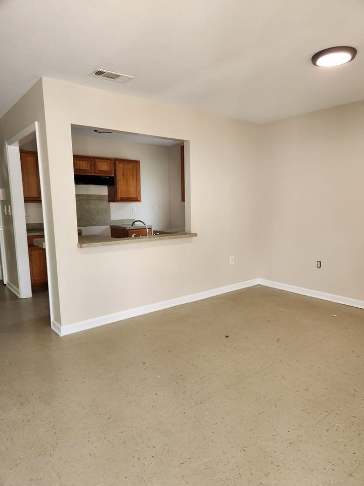 1327 S 17th St - Photo 3 of 10