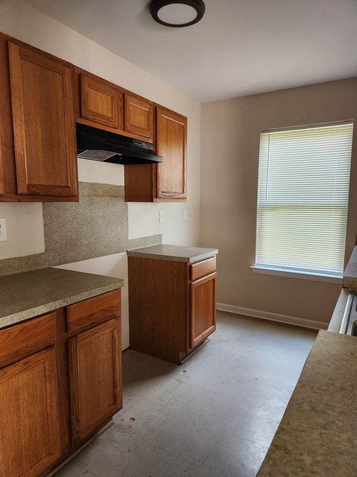 1327 S 17th St - Photo 5 of 10