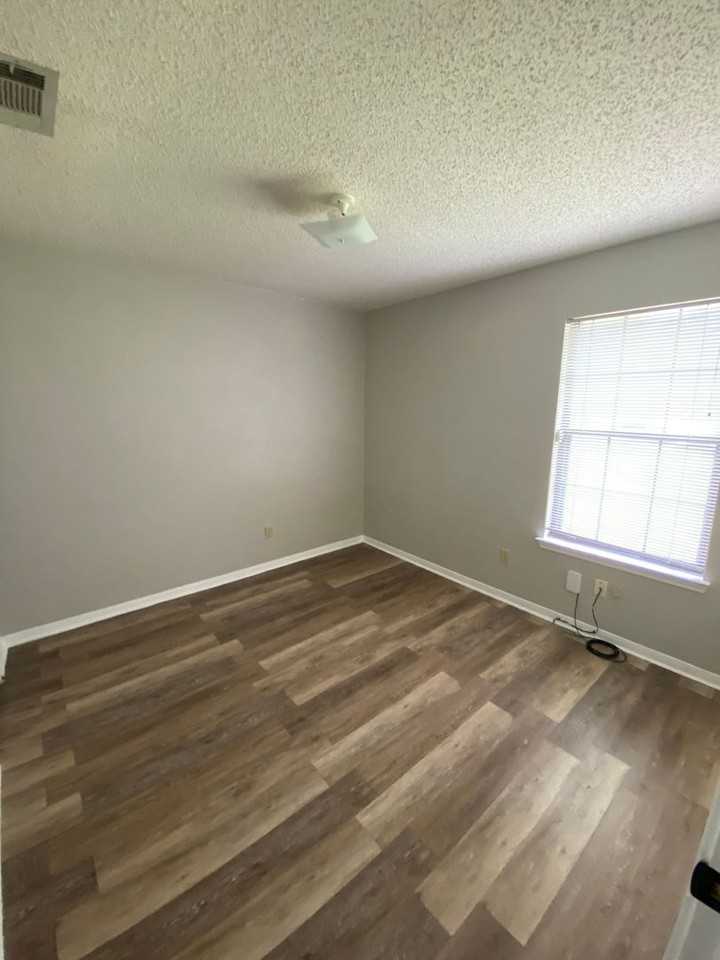 414 Baumann Dr - Photo 3 of 10