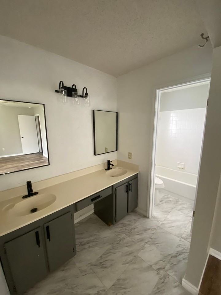 414 Baumann Dr - Photo 7 of 10