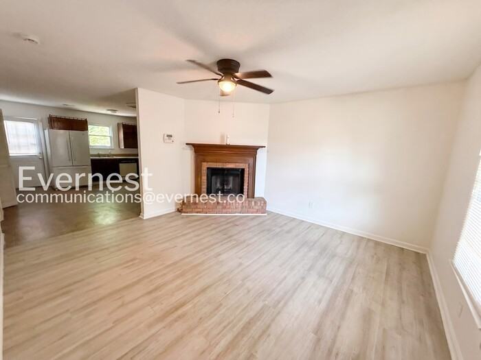 426 Buckingham Cir - Photo 2 of 23