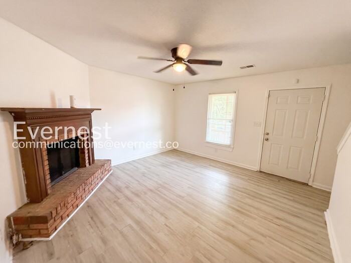 426 Buckingham Cir - Photo 3 of 23