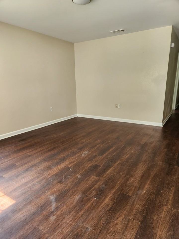 5553 Banyan Ct - Photo 2 of 9