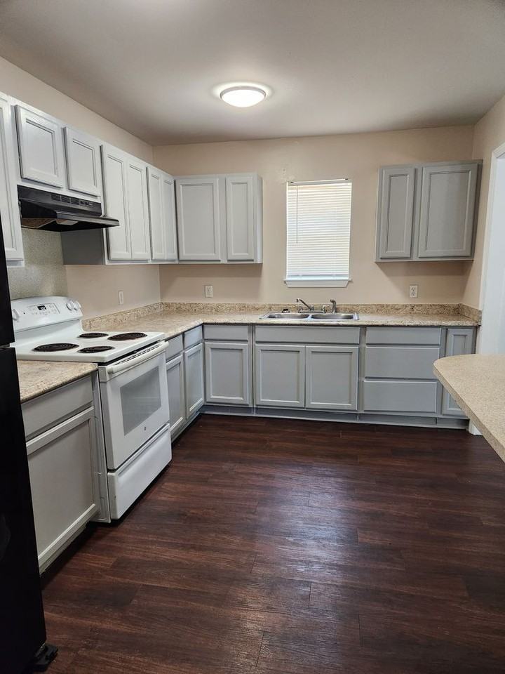 5553 Banyan Ct - Photo 4 of 9