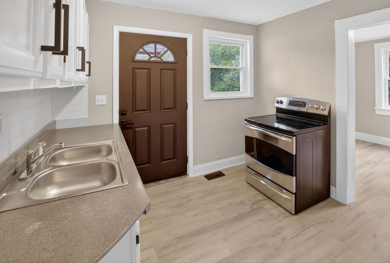 1931 Chaney St #NA - Photo 3 of 19