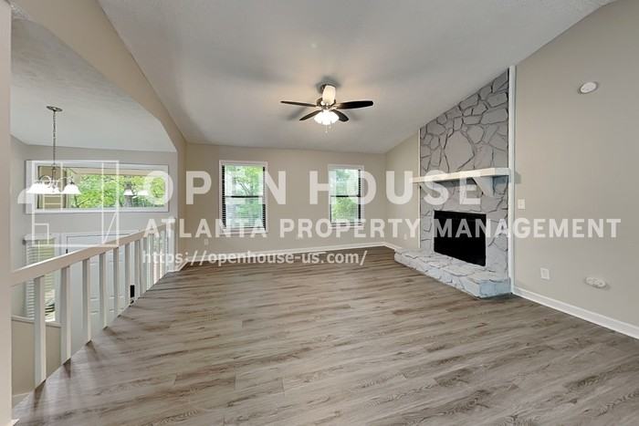 82 Fox Ridge Ct - Photo 4 of 20