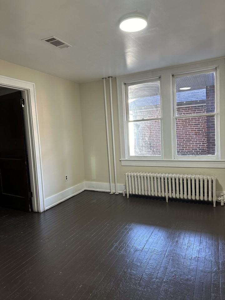 519 Somerset St #5 - Photo 5 of 8