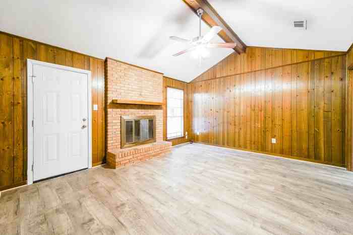 296 Woodcliff Dr - Photo 3 of 11