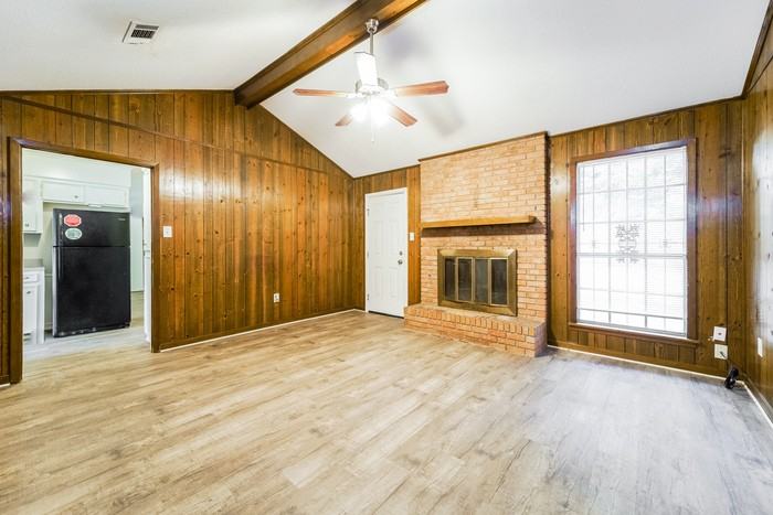 296 Woodcliff Dr - Photo 4 of 11