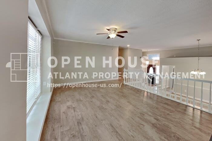 345 Deerwood Dr - Photo 5 of 21