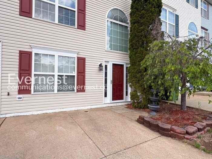 1101 Highpointe Blvd - Photo 2 of 39