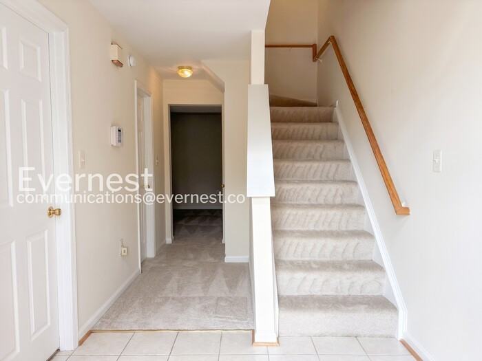 1101 Highpointe Blvd - Photo 4 of 39
