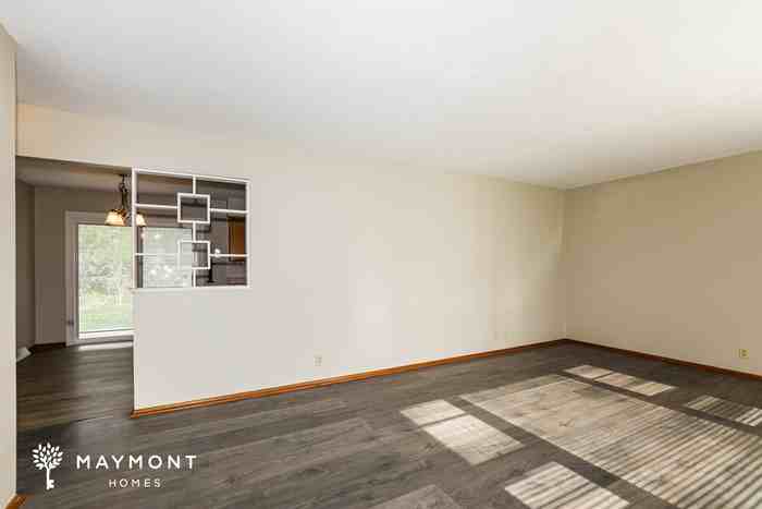 429 Brookside Ln - Photo 4 of 15