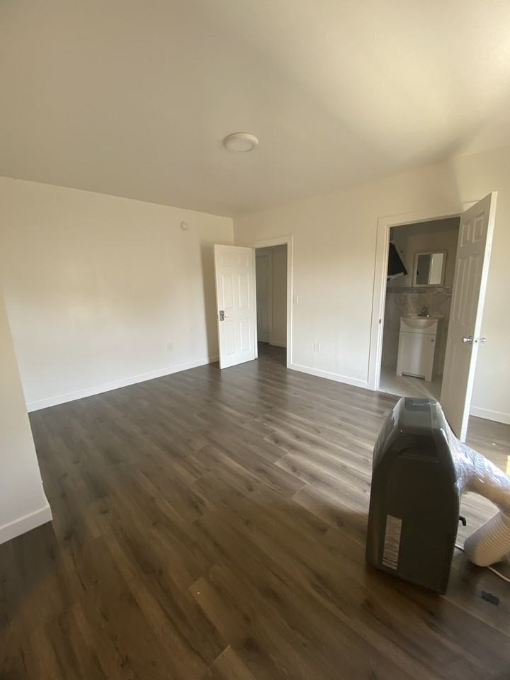 4059 Brighton Ave #5 - Photo 7 of 23