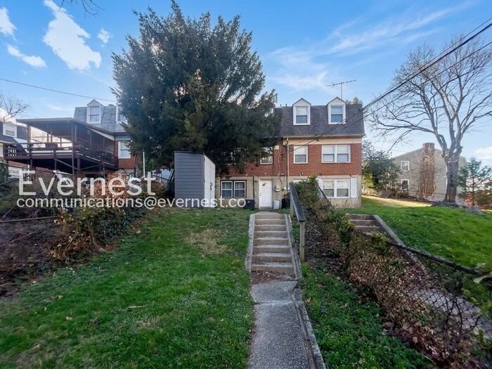 6405 Loch Crest Rd - Photo 2 of 24