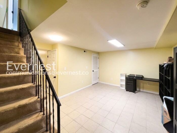 6405 Loch Crest Rd - Photo 5 of 24