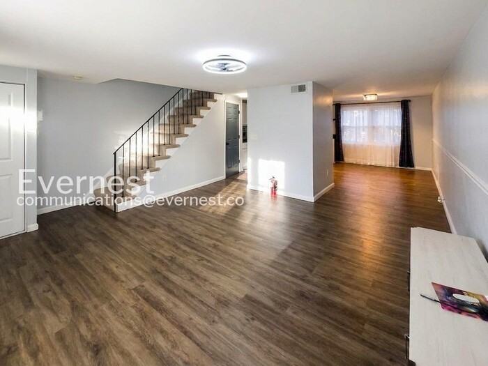6405 Loch Crest Rd - Photo 6 of 24