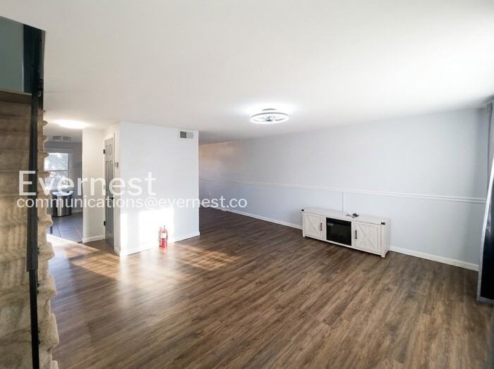6405 Loch Crest Rd - Photo 7 of 24